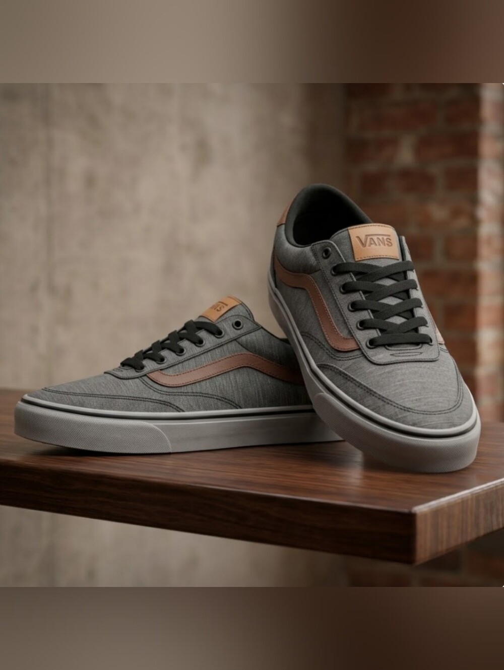 NEW! Vans Men’s Gray Canvas Sneakers with Brown Accent Sz 9